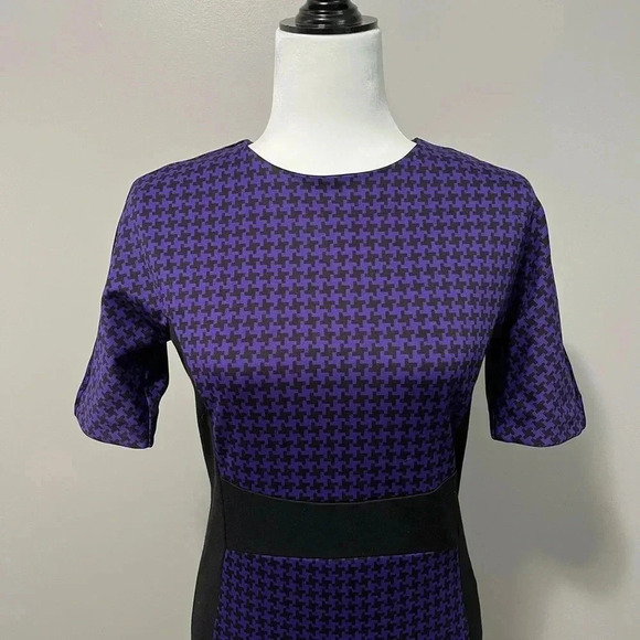 MICHAEL Michael Kors Short Sleeve Sheath Dress - Houndstooth Pattern - Picture 4 of 14